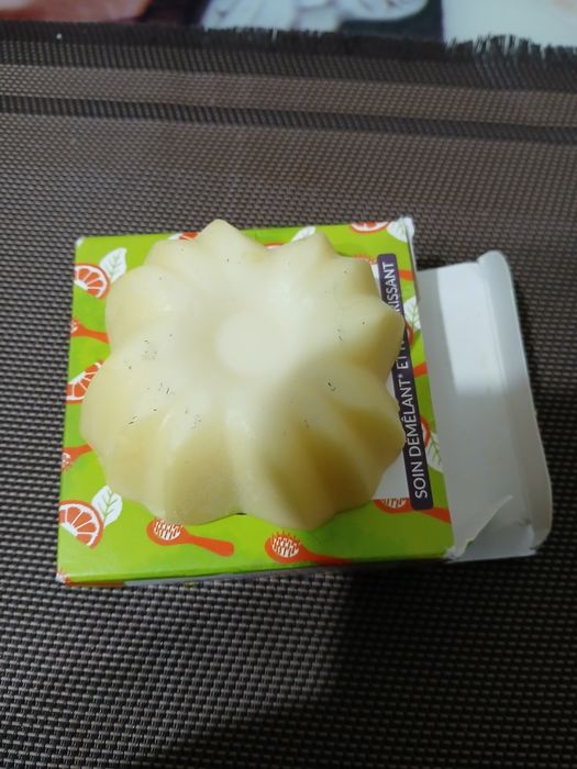 Sampon solid pentru scalp sensibil cu pudra de bujor, Lamazuna, 74 ml