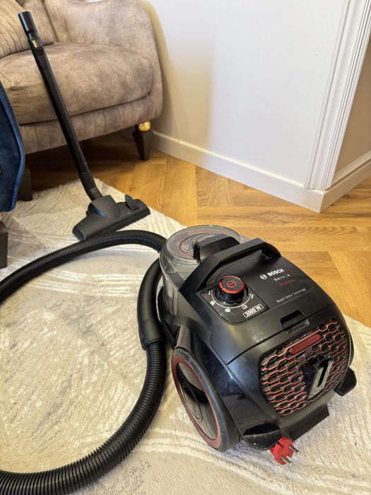 Пылесос бренда Bosch 2000W