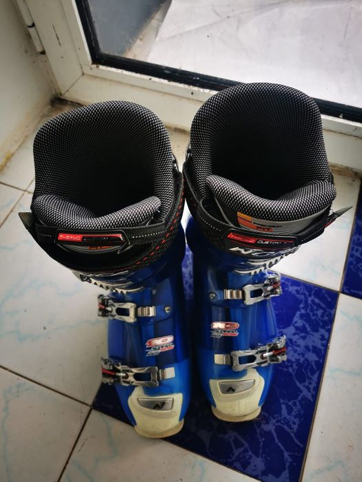 Vând clăpari Nordica Speed Machine 10 in stare buna 30-31