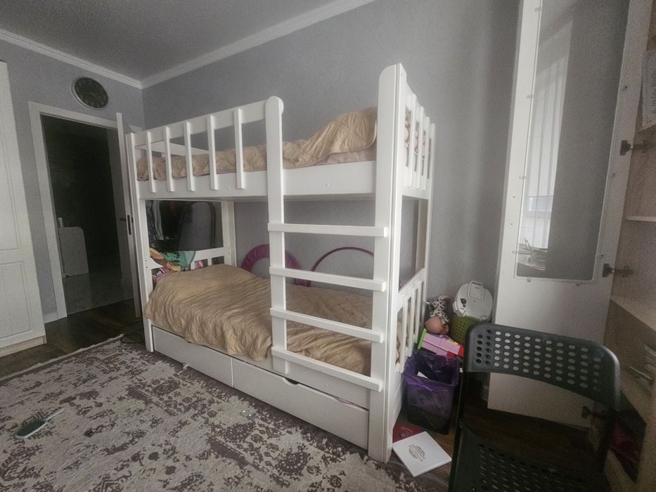 Продам Двухярусную кровать