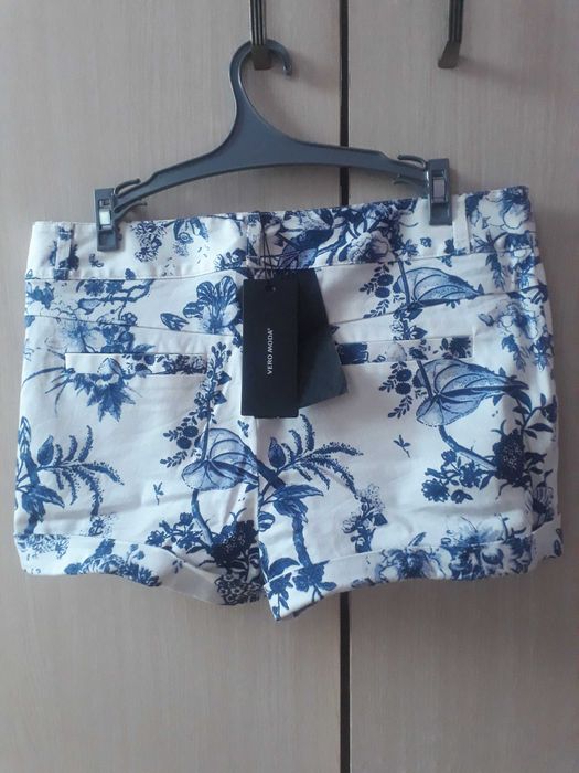 Къси панталонки Vero Moda