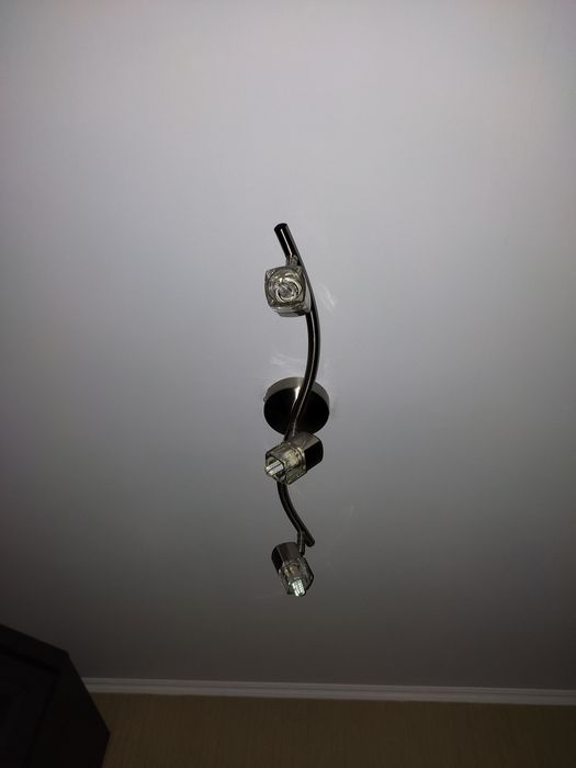 Люстра  3-х рожковая.     .