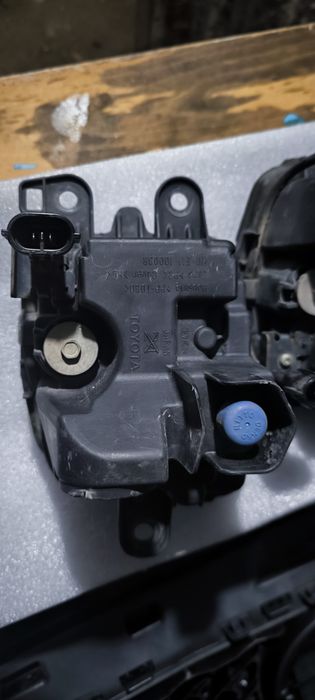 Proiector  ceata Lexus IS MK3 IS300H dreapta sau stanga
