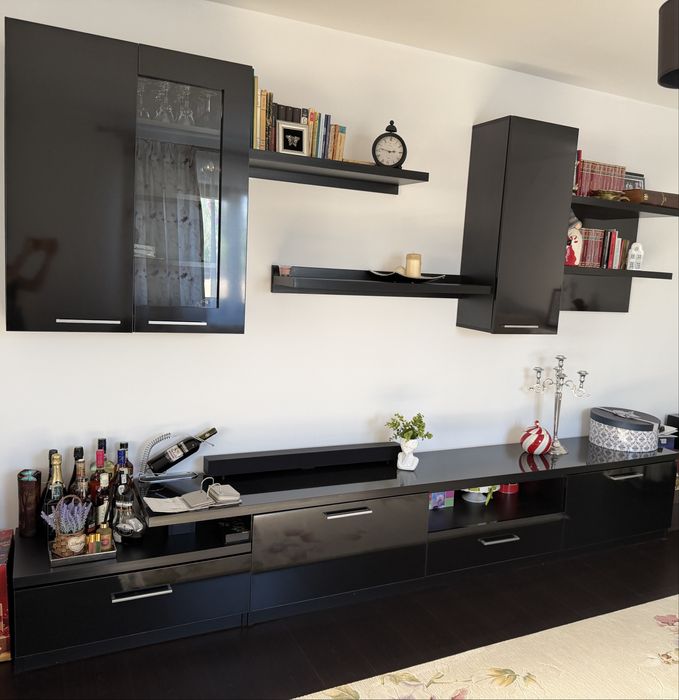 Vand Mobila living