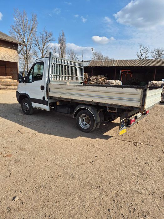 Iveco Daily 35C15 basculabil pe cutie