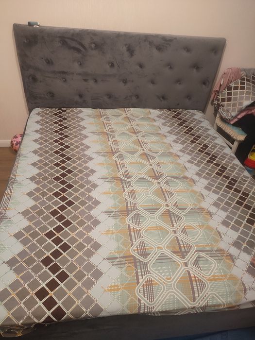 Двухспальная кровать