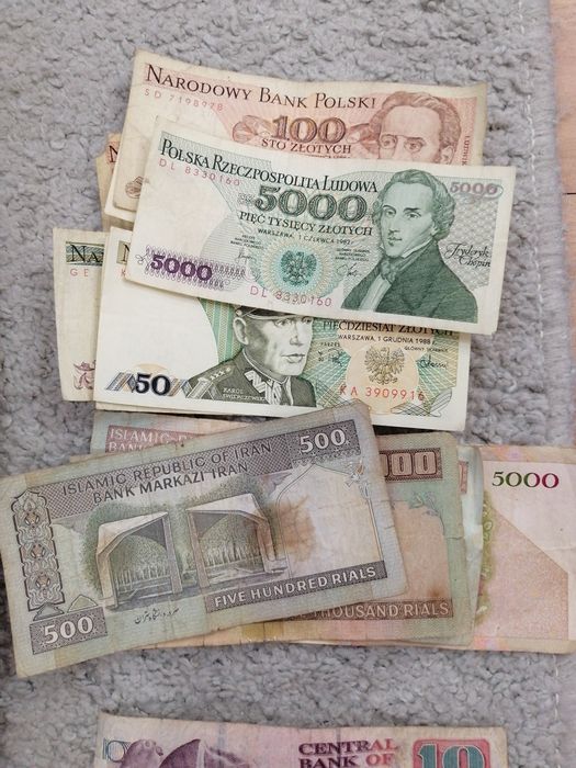 Продам монеты и боны разных стран.