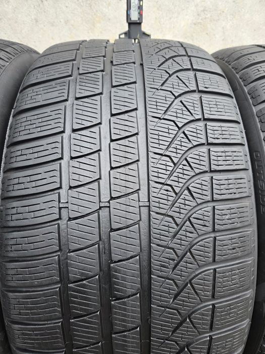 Vând patru anvelope de iarna pirelli  285 40 20 / 245 45 20 dot 3523