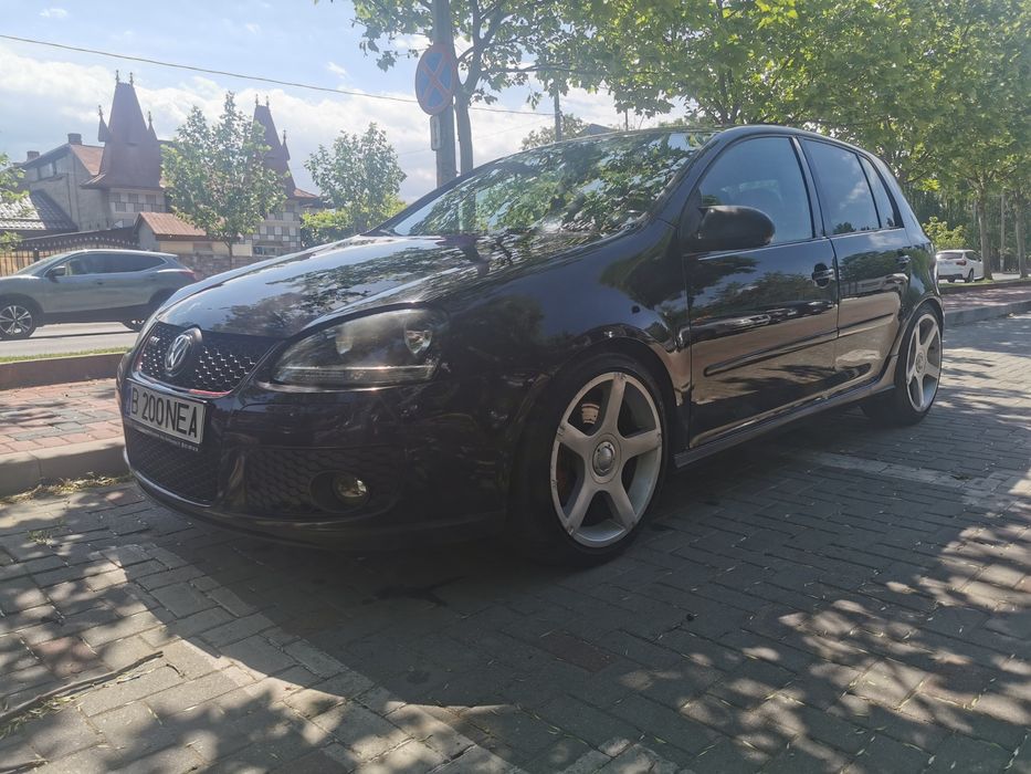 VOLKSWAGEN Golf 2005