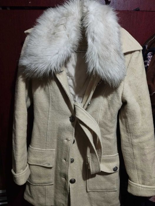 Продаю женское пальто.