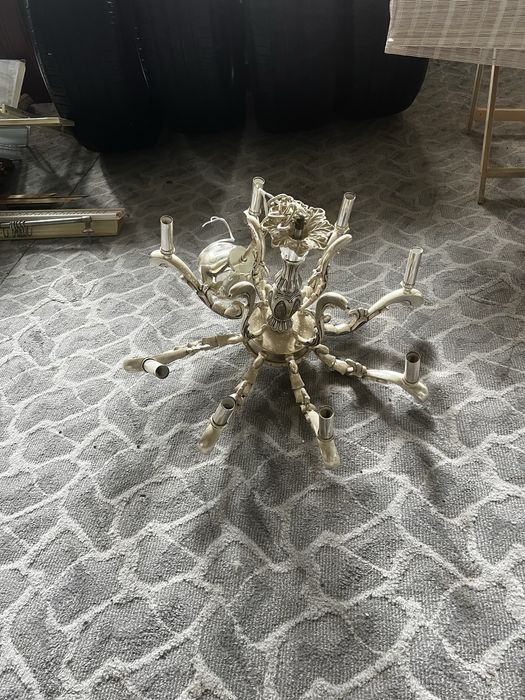 Фотодагы заттар сатылады