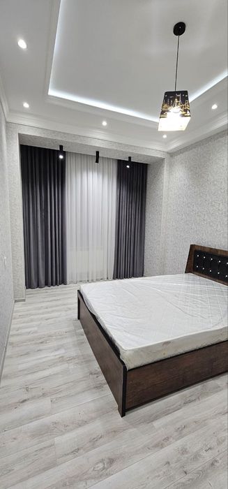 Сдаётся абсолютна новая квартира на Махтумкули 3-комнатная