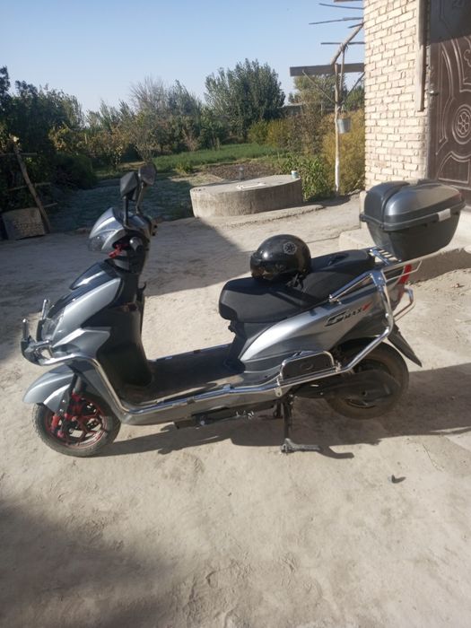 Skuter yili 2024 avgust RUSUMI gmaX  tezlik 65 km/soat yonilgʻi elektr