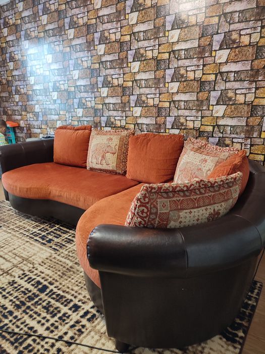 Coltar semirotund neextensibil + living