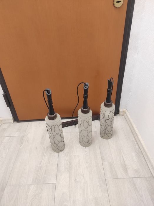 Lustra 3 becuri suspendată