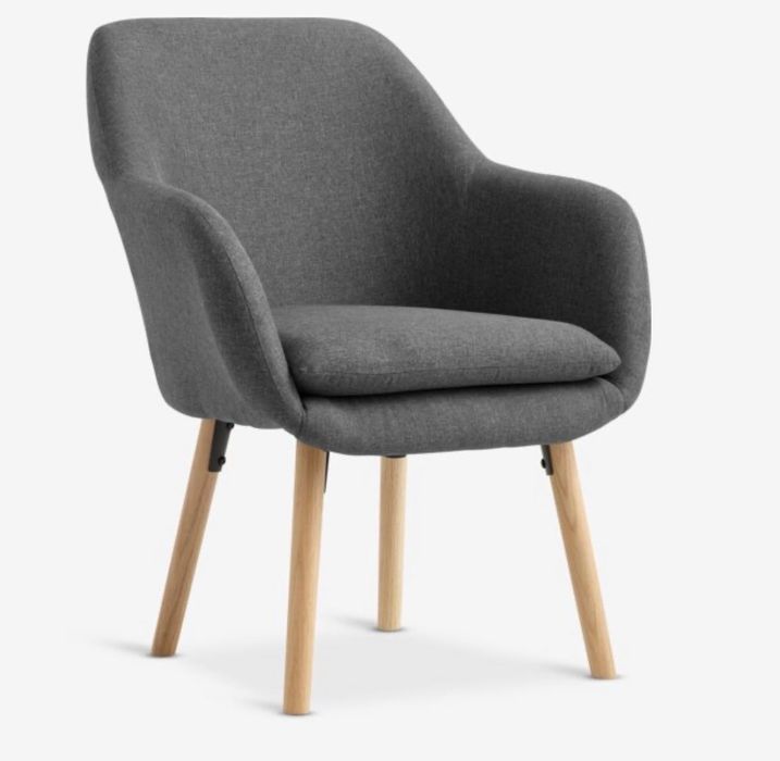 Продавам 2 трапезни стола в сив цвят