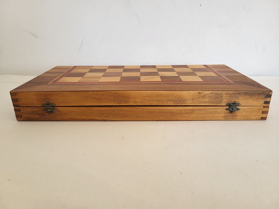 #1 Стар масивен дървен шах