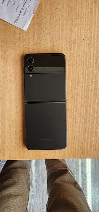 Samsung Z flip 4 IDEAL