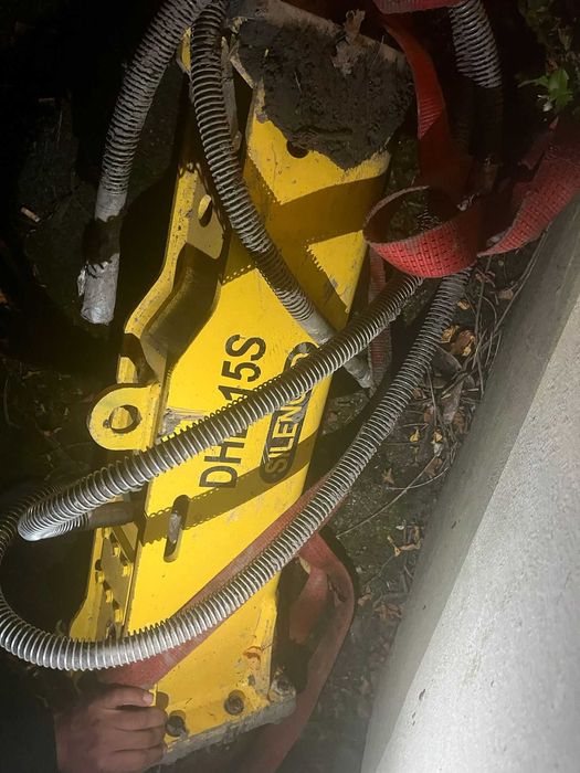 Placa vibratoare si picon