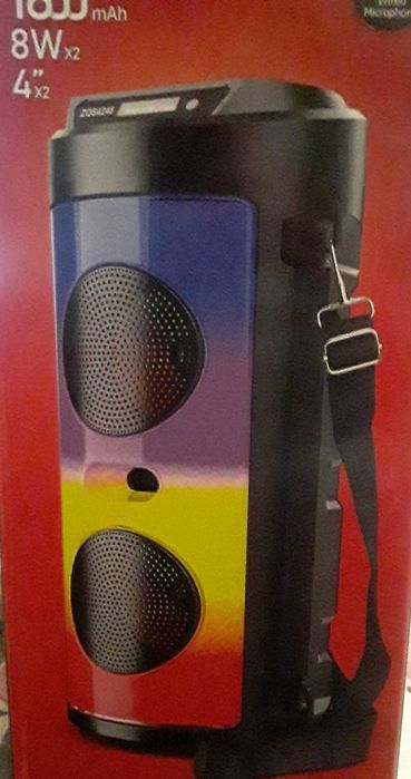 Музыкальная колонка с микрофоном