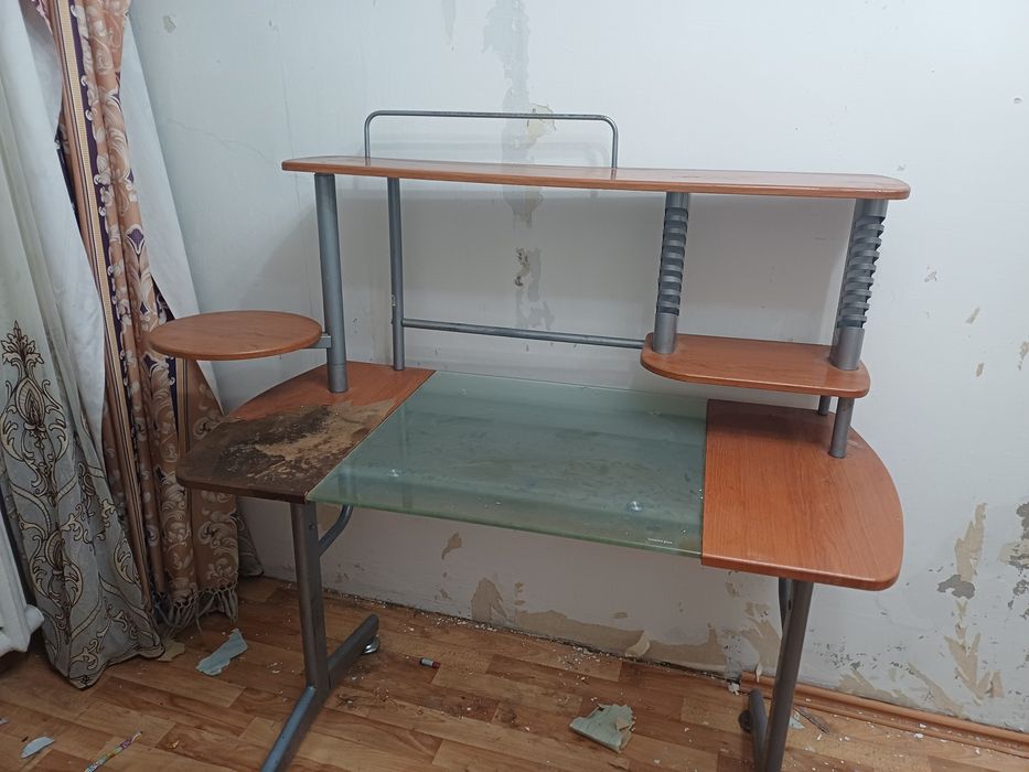 продам компютерный стол бу