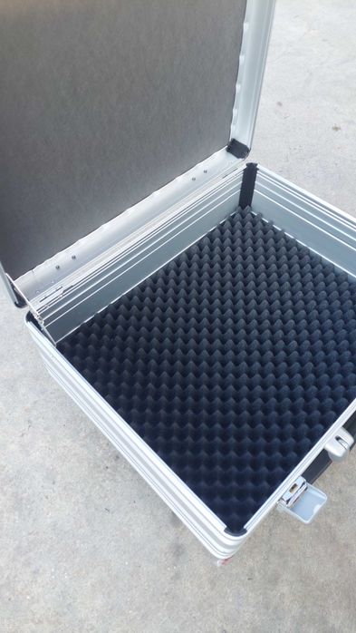 Алуминиев куфар .