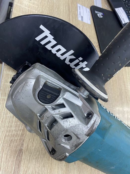 Болгарка Makita GA9080 (Ос14Б)