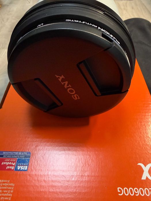 Sony FE 200-600mm f/5.6-6.3 G OSS обектив, перфектно състояние