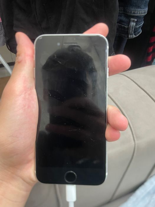 iPhone SE , айфон се