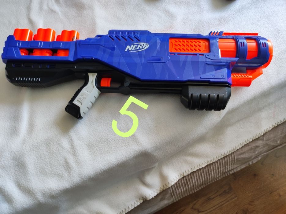 Продавам 6 nerf в много добро състояние