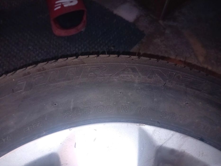 Vand jante cu cauciucuri