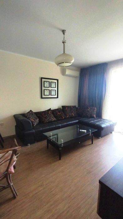 Море през прозореца!