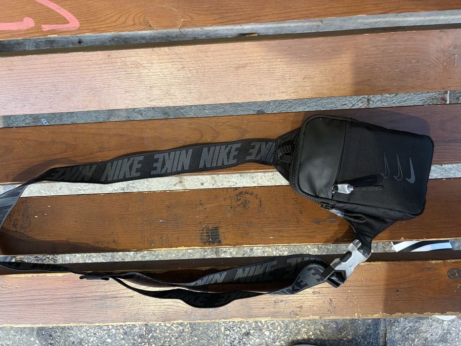 Nike чанта черна