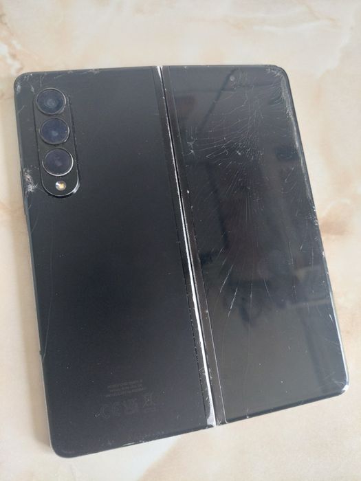 [Fold3] Vând Samsung Galaxy Z Fold 3 5G de 256GB (pentru placă) //poze reale