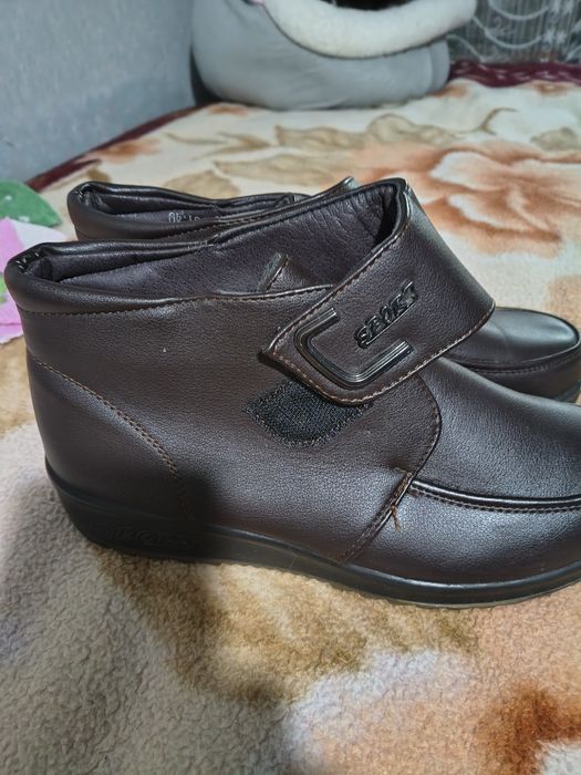 Продаюца полусапожки женски зимние