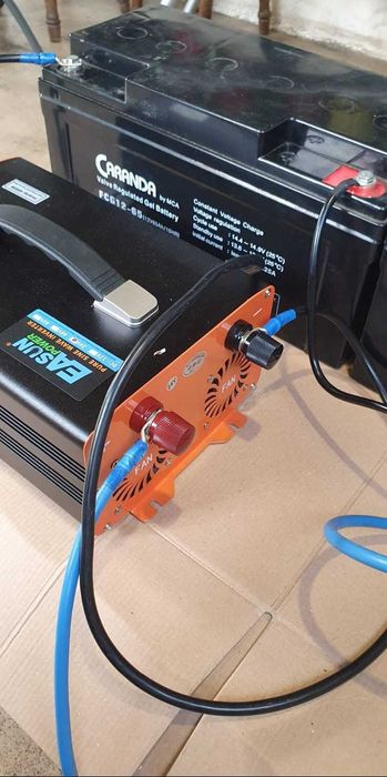 Invertor 220V/4000W sinus pur 4 prize 12V sau 24V