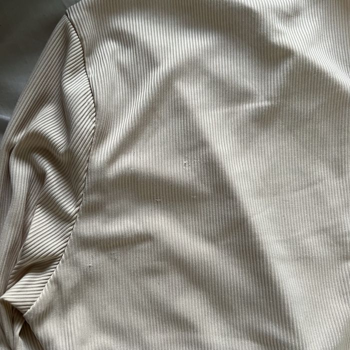 Bluza bej scurta Bershka