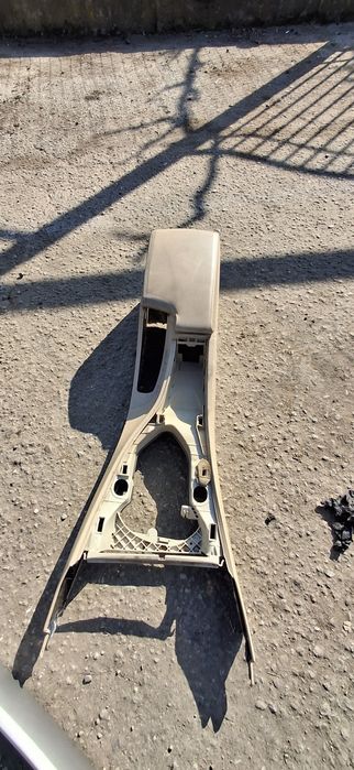 Подлакътник от  десен волан BMW E90 десен волан
БМВ Е90 е91