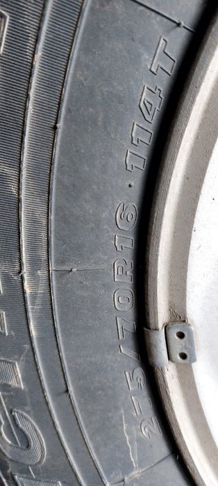 Продам резину зимнюю Maxxis