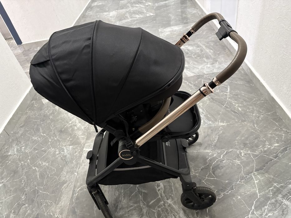 Продам Коляску Kidilo , вес коляски 7 кг