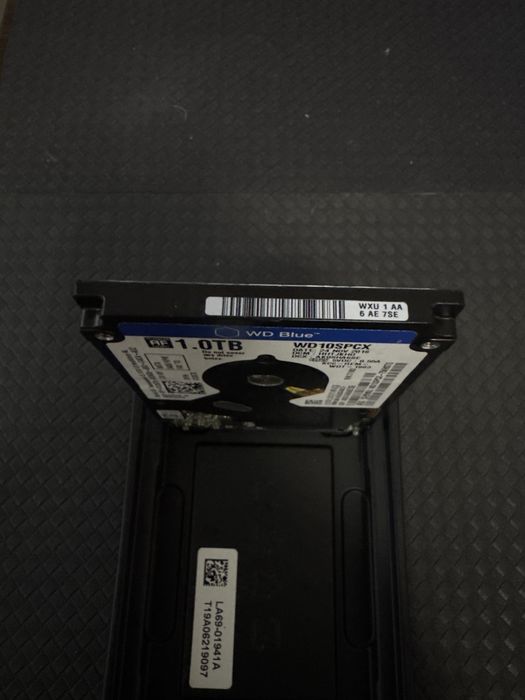 Продавам хард диск WD Slim 1TB