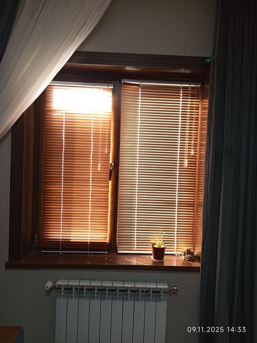 Жалюзи б/у на 3 окна