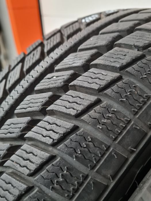 Зимни гуми 4 броя SYRON Everest1 185 60 R15 дот 3916