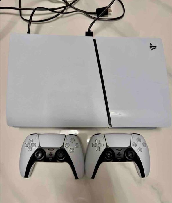 PlayStation 5  Отлично състояние, пълен комплект