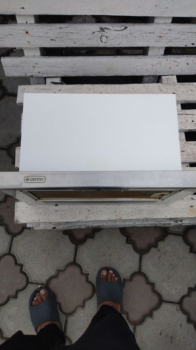 Продам вытяжку на кухню