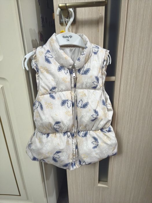 Продам куртки для девочки весна