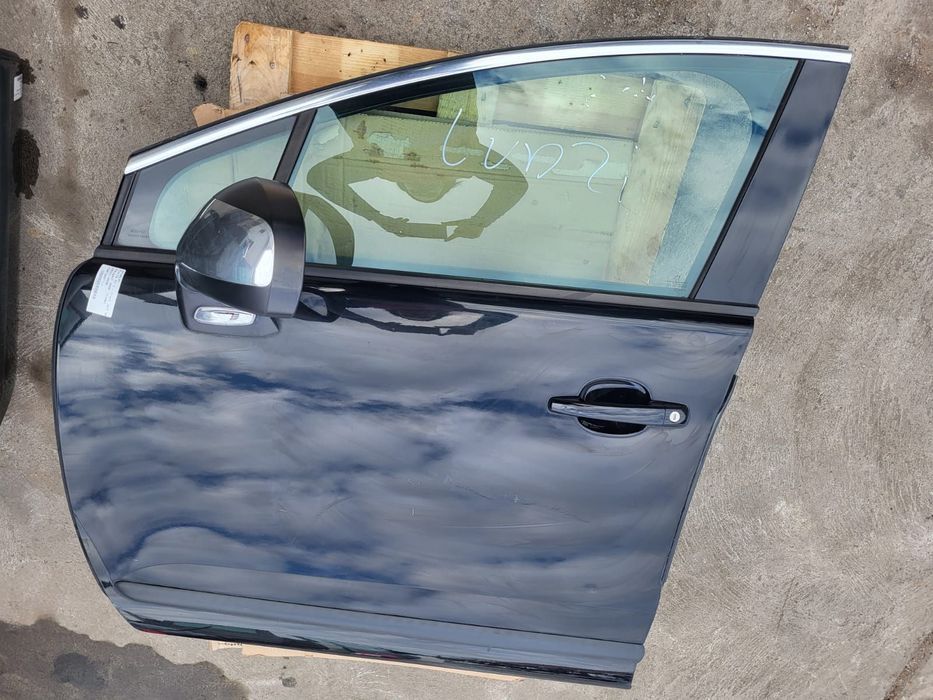Vindem usa staga fata  Peugeot 3008