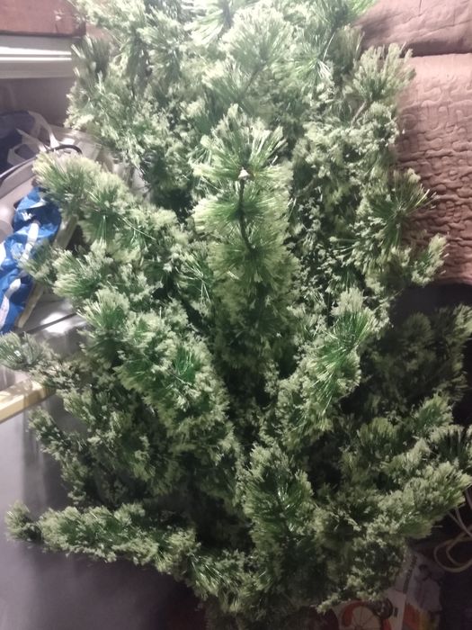 Ёлка искусственная