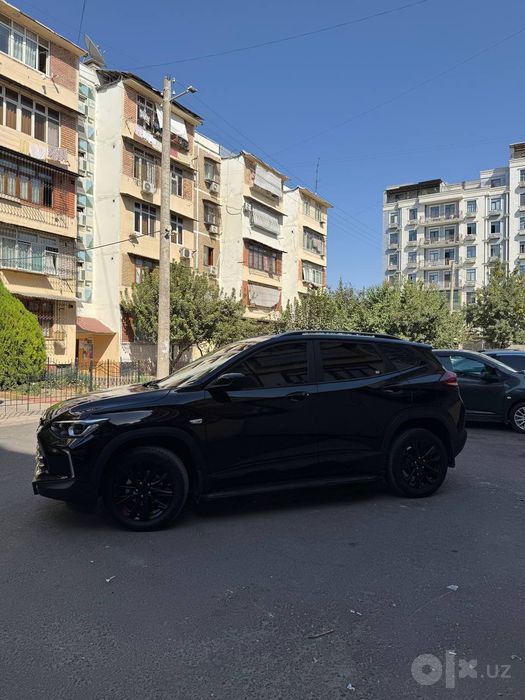 Tracker 2023 Qora Ltz sprochna sotiladi