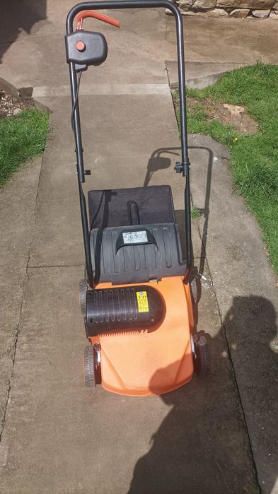 Scarificator aerator electric